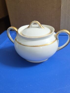Waverly White Porcelain Sugar Bowl with Gold Trim
